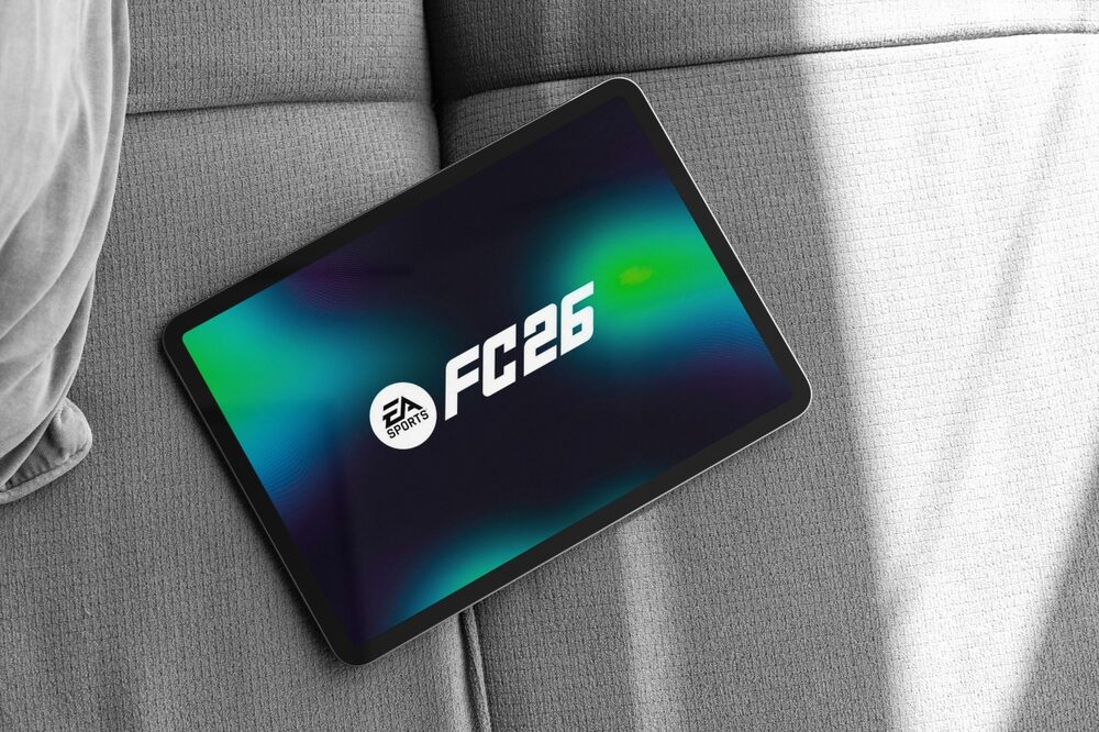Logo EA SPORTS FC Mobile con immagini di calcio