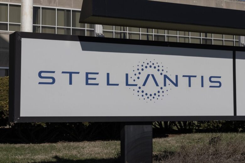 Logo Stellantis