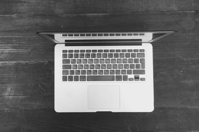 Nuovo MacBook OLED in fase di test